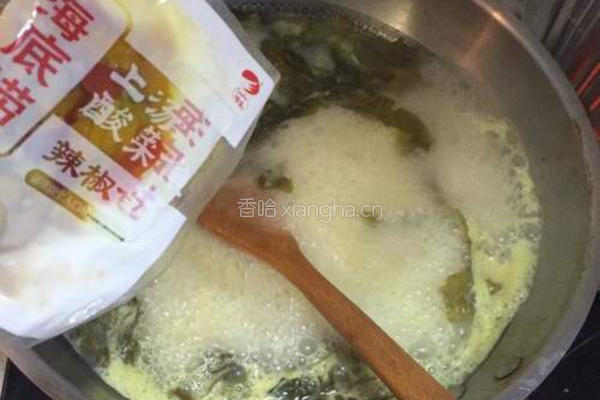 酸菜肥牛的做法图解2