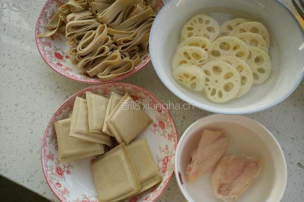 卤豆制品，鸡翅的做法图解1