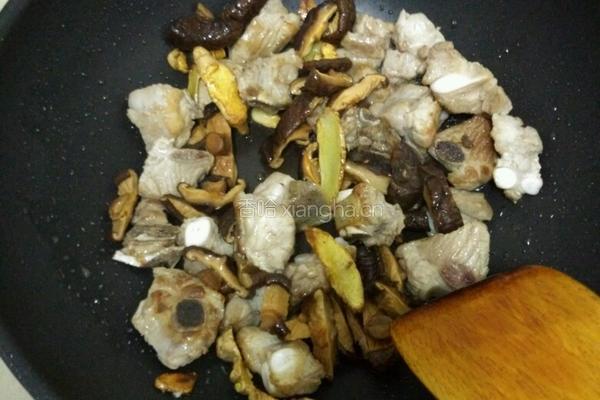 香菇排骨的做法图解3
