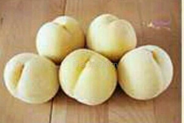 自制黄桃罐头的做法图解1