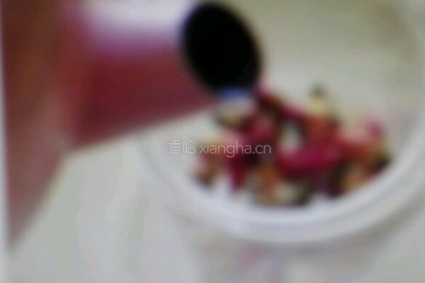 水晶玫瑰布丁的做法图解2