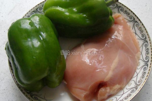 青椒鸡丁的做法图解1