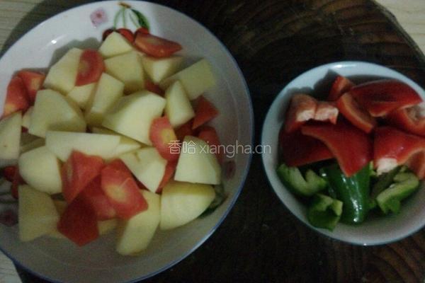 土豆烧鸡的做法图解4