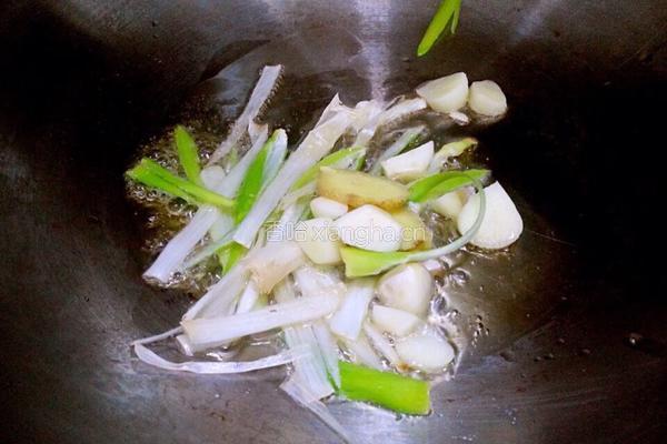 红腐乳烧排骨的做法图解5