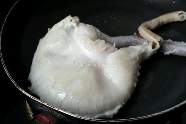 胡椒豬肚湯。的做法图解3