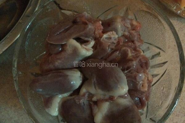 鸡爪鸡心煲木瓜的做法图解2