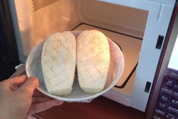 微波肉沫茄子的做法图解2