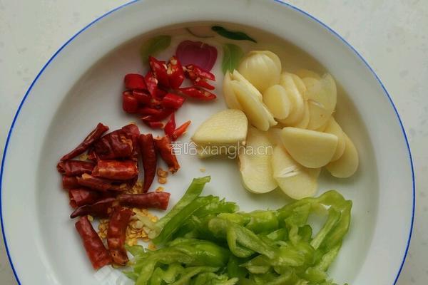 爆炒干巴菌的做法图解4