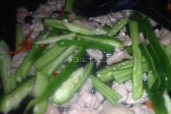 肉片辣椒白菜叶的做法图解4