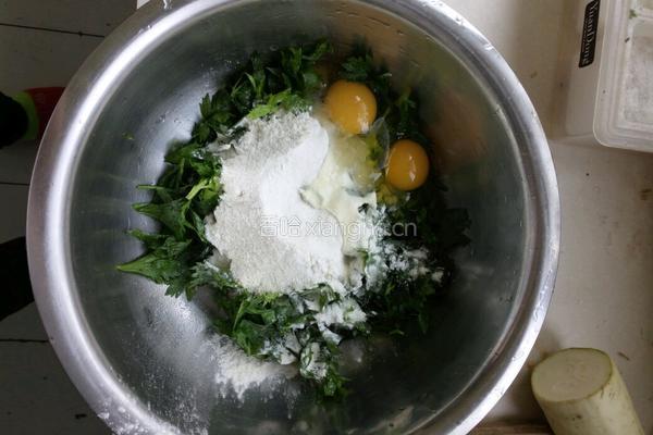 芹菜叶鸡蛋饼的做法图解3