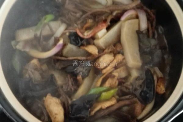 茶树菇魔芋鸡肉煲的做法图解7