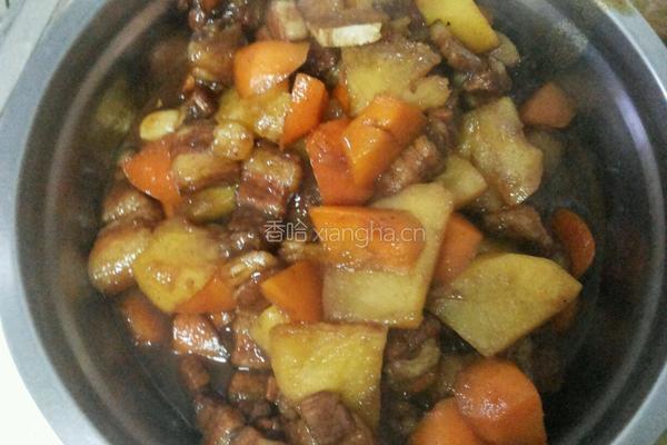 红烧肉炖土豆胡萝卜