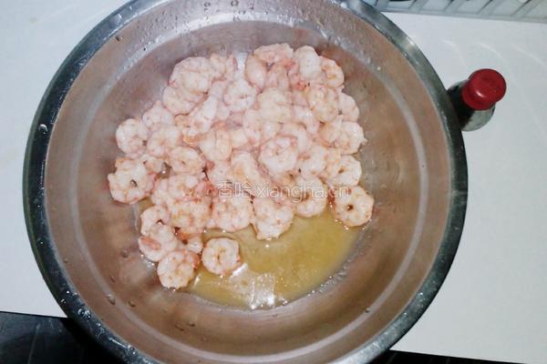 芹菜吵虾仁的做法图解4