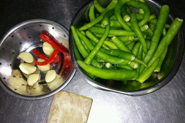 湘式小炒五花肉的做法图解1