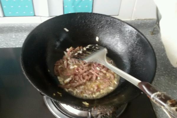 黄瓜片炒饼的做法图解2