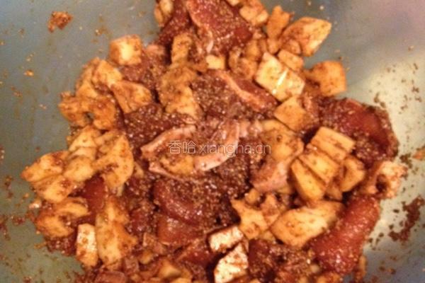 垫藕粉蒸肉的做法图解4