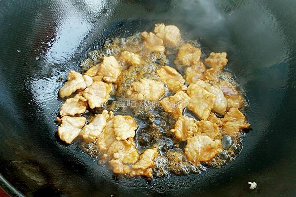 西兰花炒肉的做法图解4