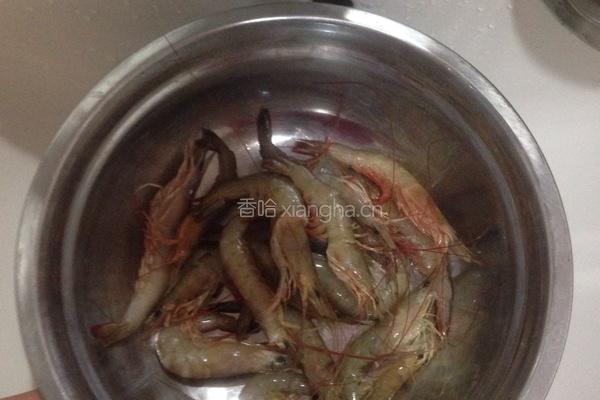 糖醋鲜虾白菜卷的做法图解1