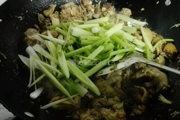 芹菜炒鸡肉的做法图解10