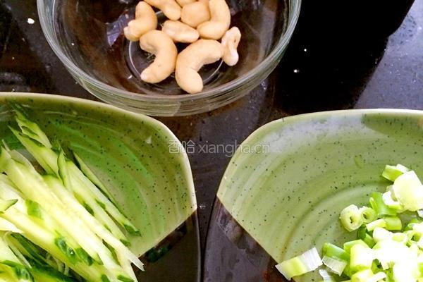凉拌酸辣蕨根粉的做法图解2