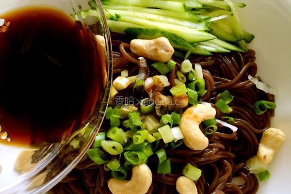 凉拌酸辣蕨根粉的做法图解7