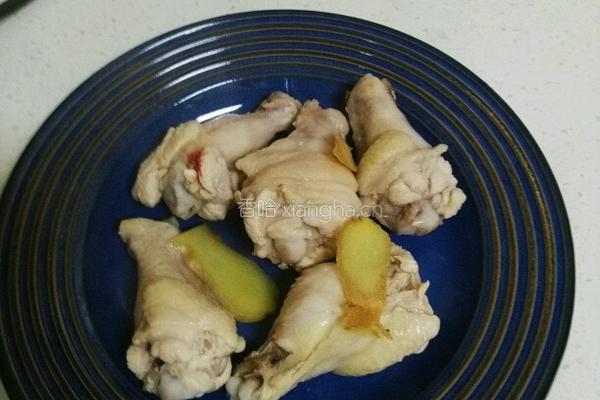 鸡腿烧土豆的做法图解1