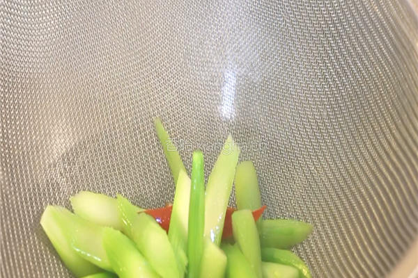 芥蓝炒腊肉的做法图解6