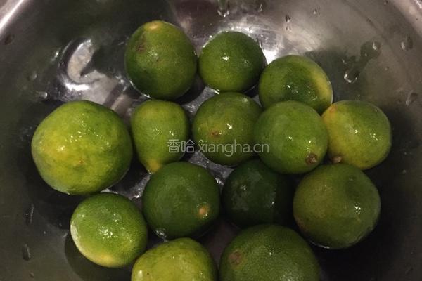 柑桔蜜绿茶的做法图解1