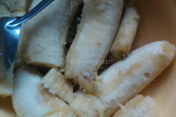 香蕉饼的做法图解1