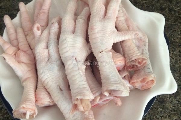 豉汁烧鸡爪的做法图解1