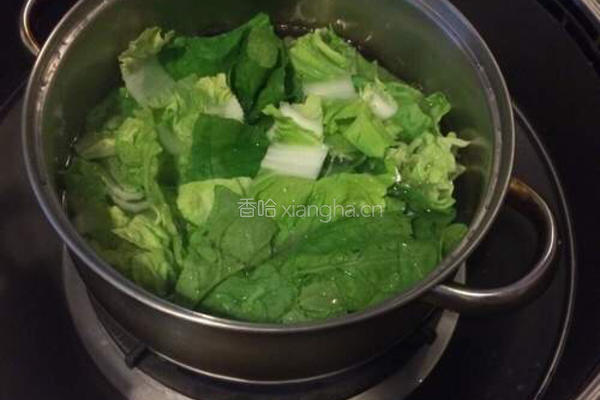 白菜豆腐圆子汤的做法图解3