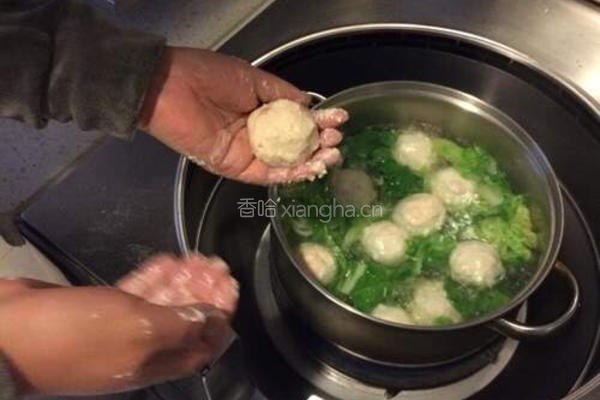 白菜豆腐圆子汤的做法图解4