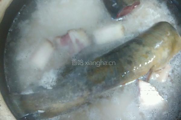 塘虱鸡蛋煲仔饭的做法图解4