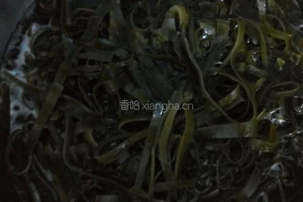 凉拌三味海带丝的做法图解1