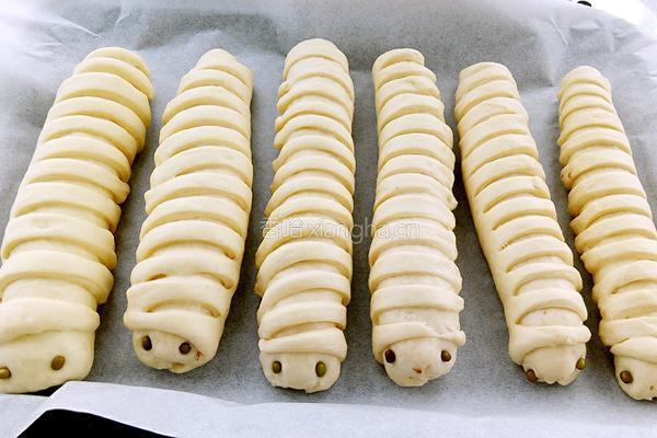 毛毛虫豆沙面包的做法图解12
