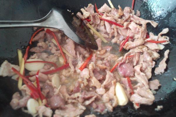 韭菜花炒肉的做法图解6