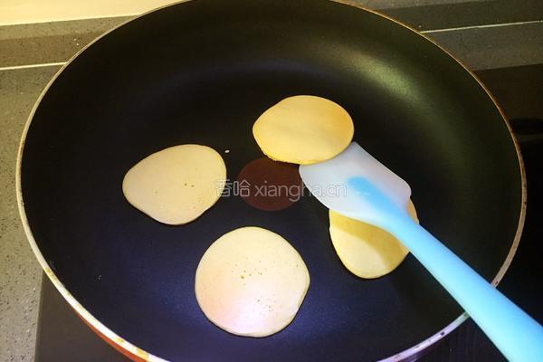 牛奶鸡蛋玉米饼的做法图解11