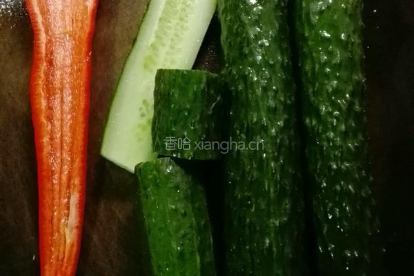 凉拌青瓜的做法图解1