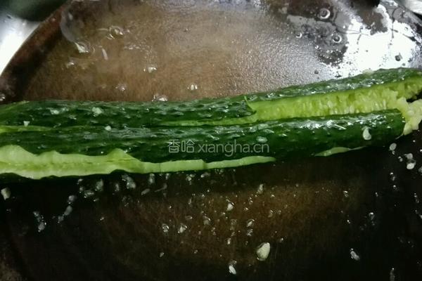 凉拌青瓜的做法图解2