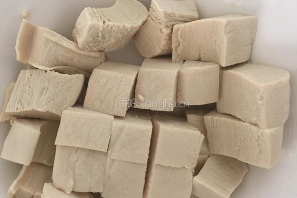 红烧土豆水豆腐的做法图解1