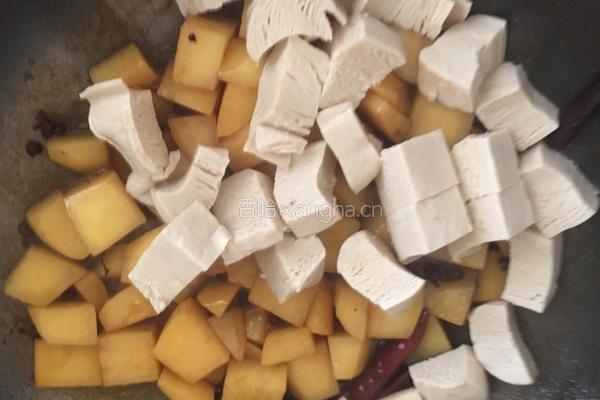 红烧土豆水豆腐的做法图解7