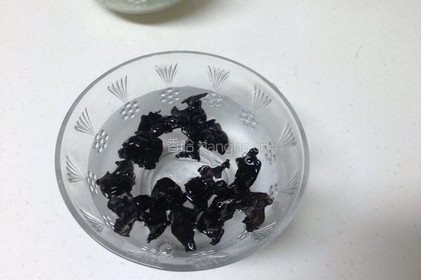 木耳炒淮山的做法图解2