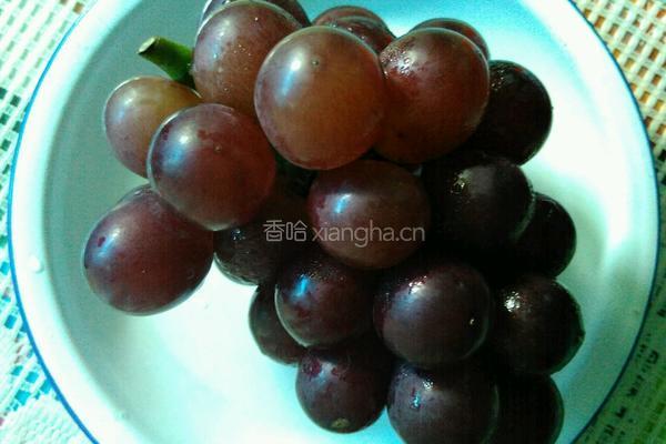  自酿葡萄酒的做法图解1