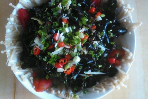 酸木耳拌金针菇的做法图解3