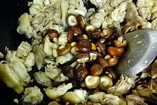 冬菇煮鸡肉的做法图解10
