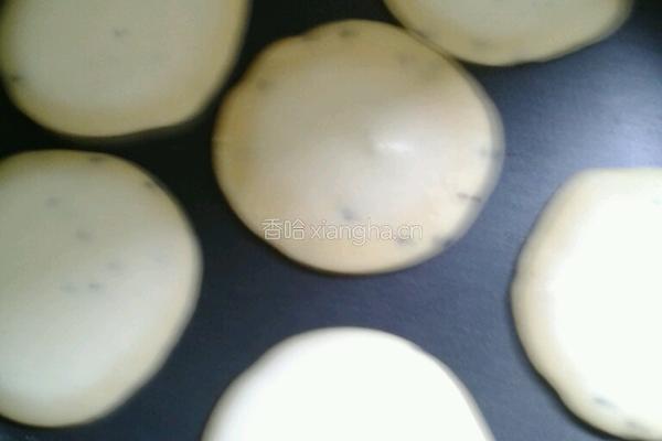 奶香鸡蛋饼的做法图解2