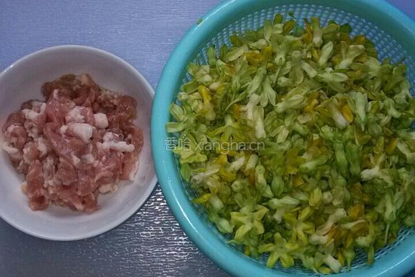 夜来香肉丝汤的做法图解1