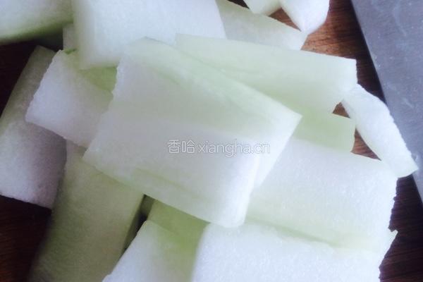 野生鲫鱼冬瓜汤的做法图解2