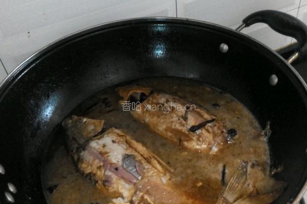 鲤鱼炖豆腐的做法图解8