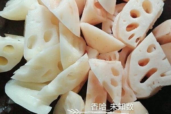 莲藕煲猪脚的做法图解5